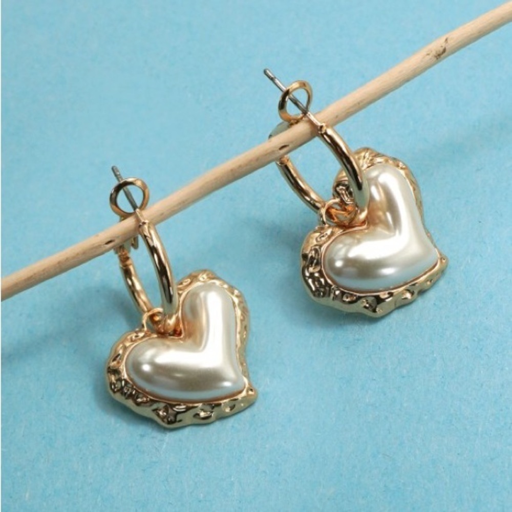 Puffy Pearl Heart Drop Earrings (5115)